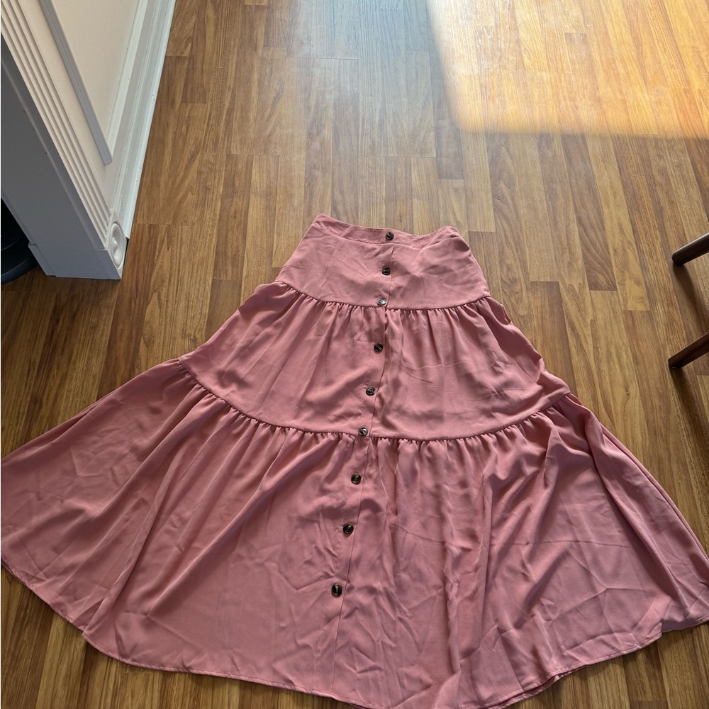 Pink skirt with buttons